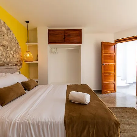 House With Private Pool & Rooftop Сasa de vacaciones