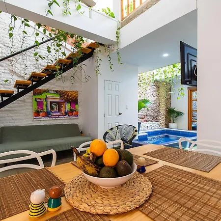 House With Private Pool & Rooftop Сasa de vacaciones Cartagena