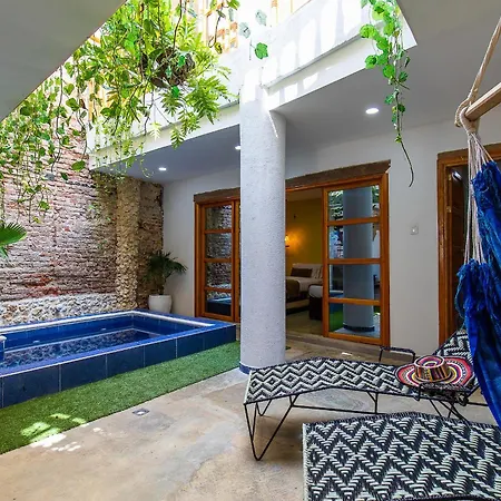 House With Private Pool & Rooftop