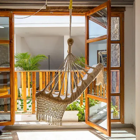 House With Private Pool & Rooftop Сasa de vacaciones *